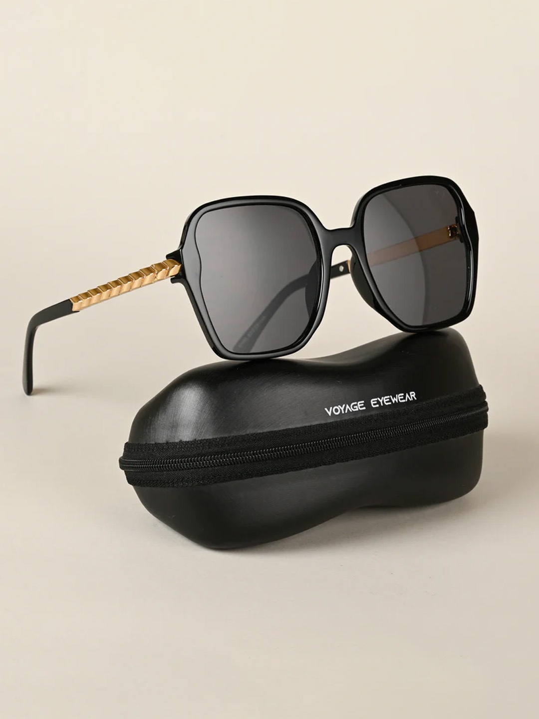 

Voyage Square Sunglasses With UV Protected Lens 485MG4194, Black