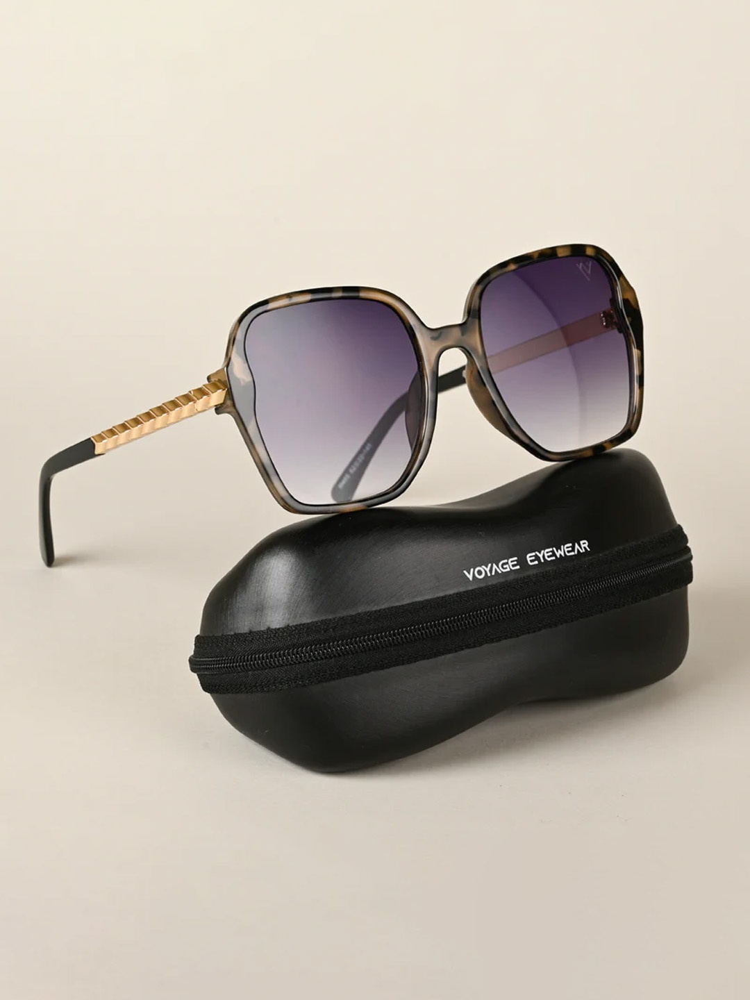 

Voyage Square Sunglasses with UV Protected Lens 485MG4195, Grey