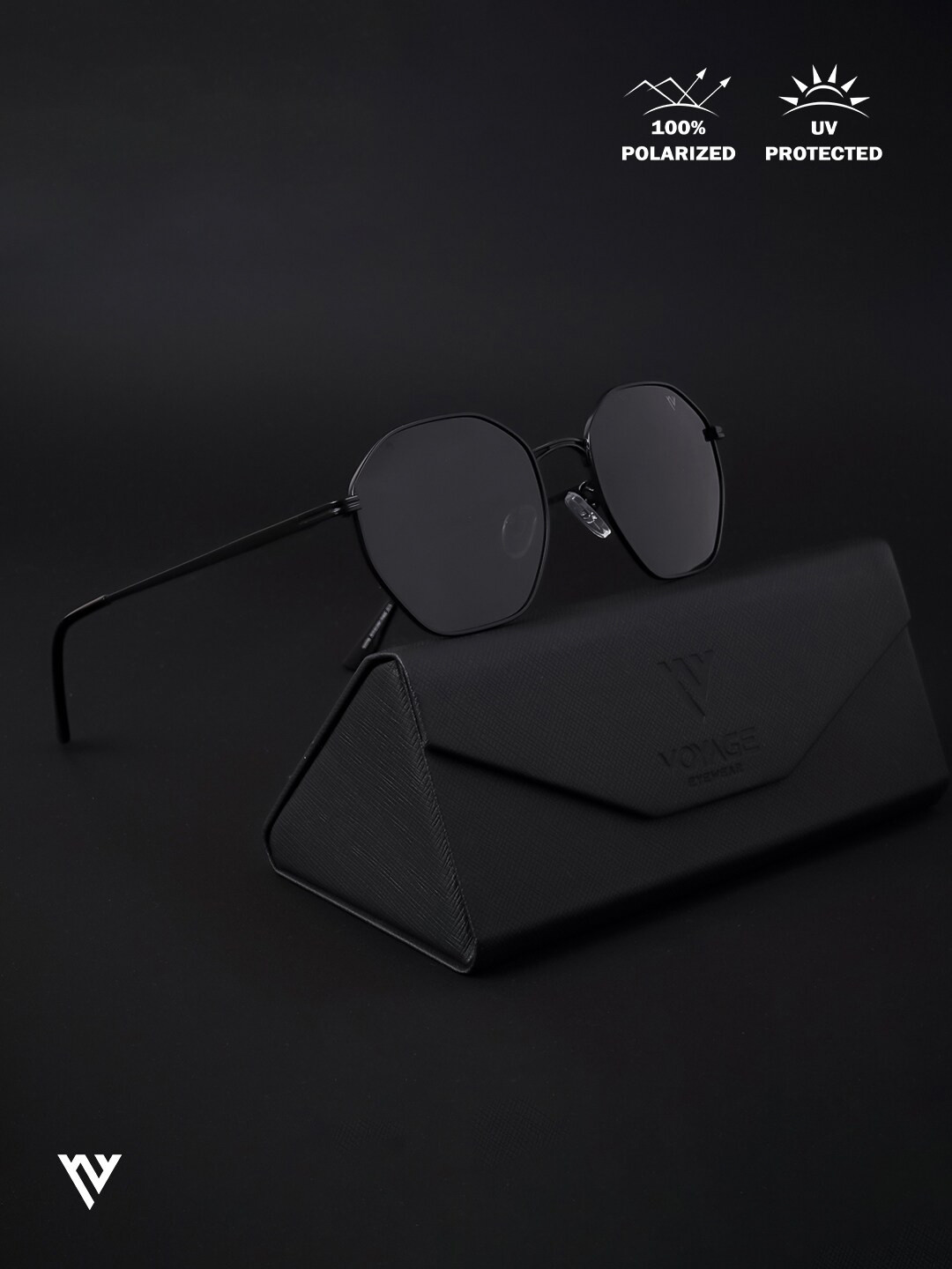 

Voyage Round Lens with Polarised and UV Protected Sunglasses, Black