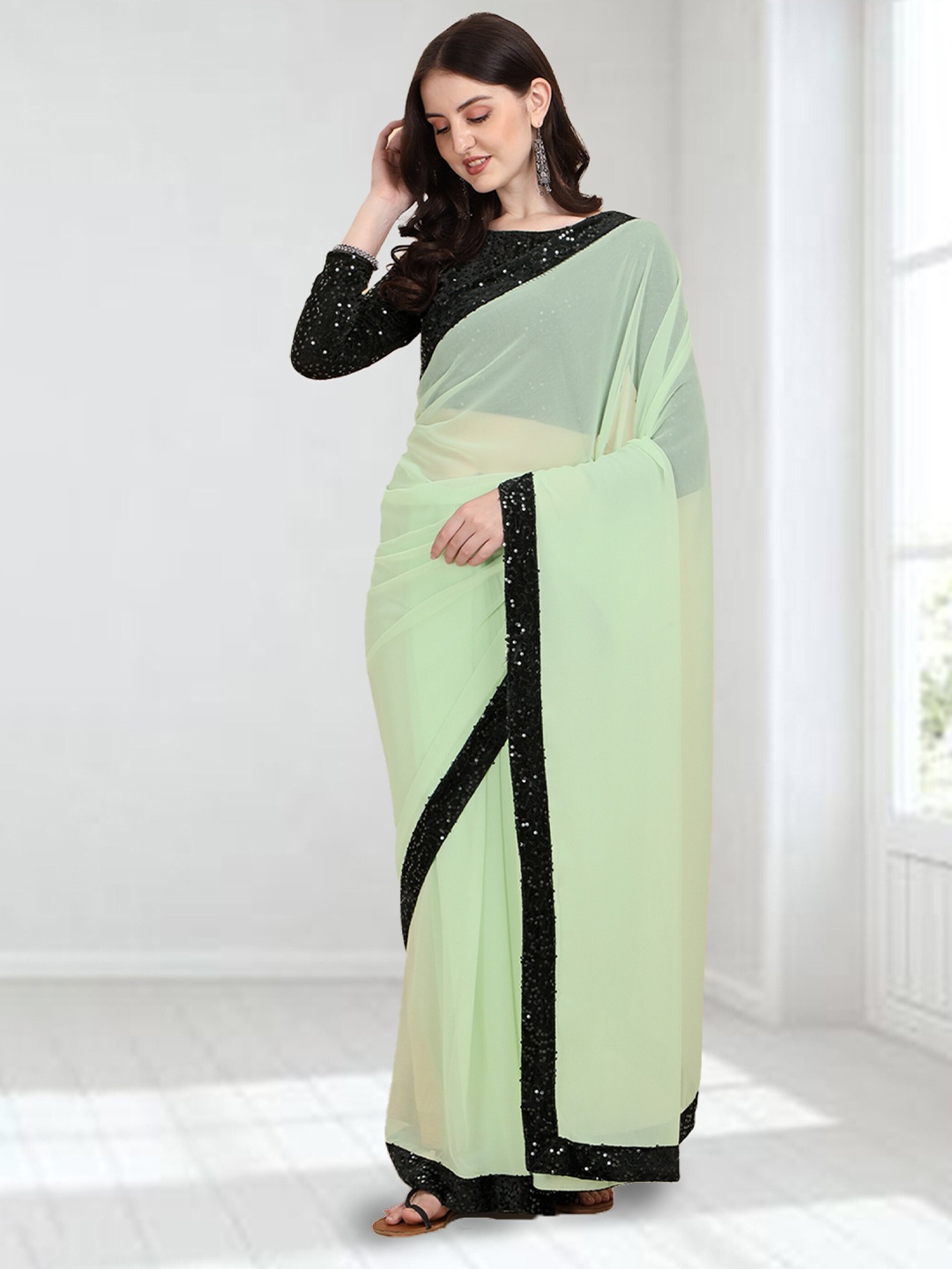 

N N ENTERPRISE Embellished Sequinned Saree, Green