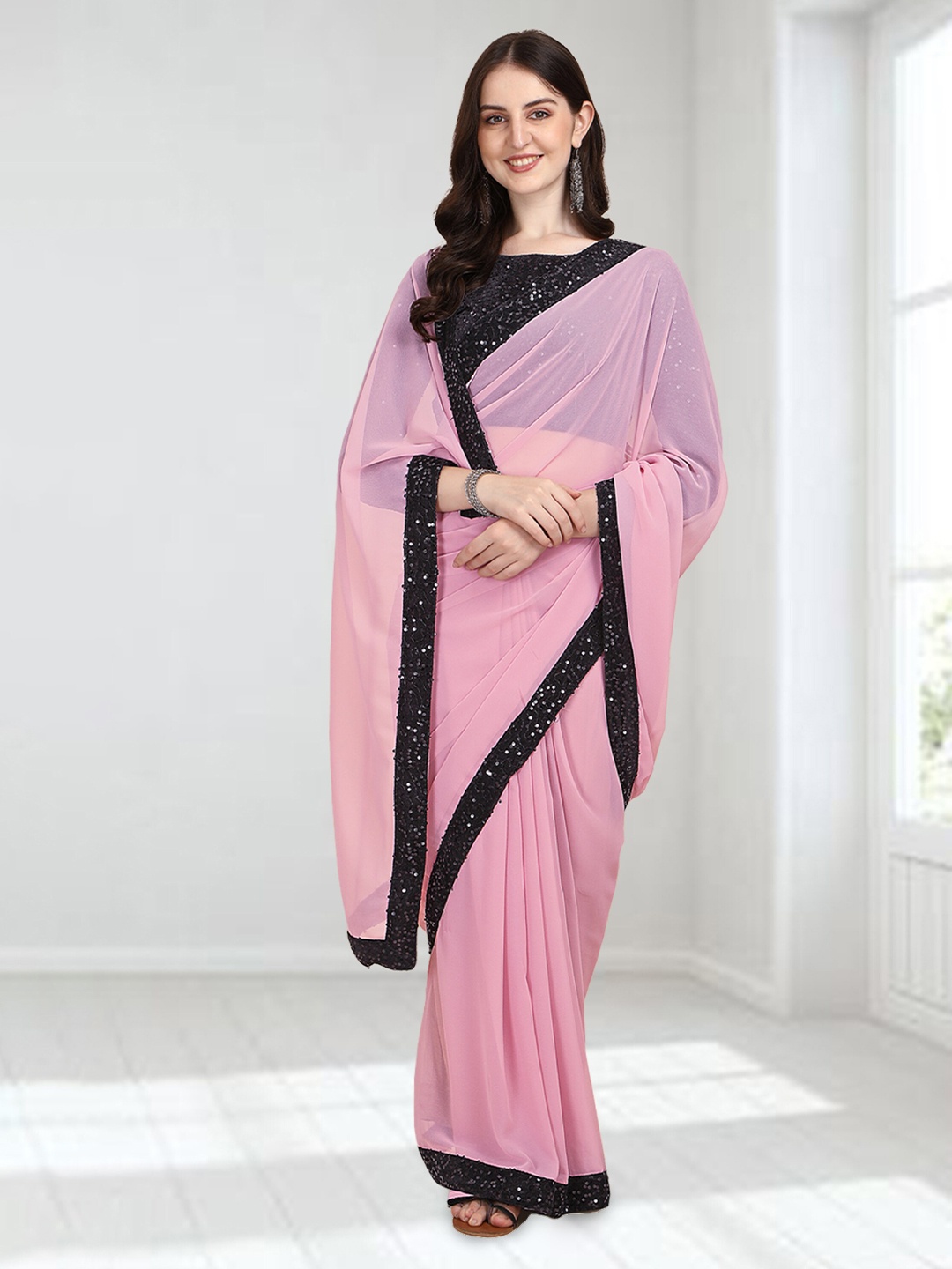 

N N ENTERPRISE Embellished Sequinned Saree, Pink