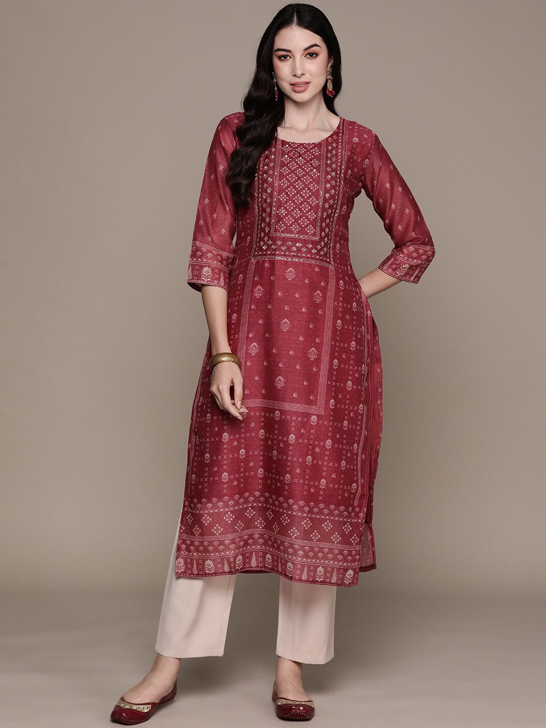 

Ishin Ethinc Motifs Printed Beads & Stones Work Yoke Design Kurta, Magenta