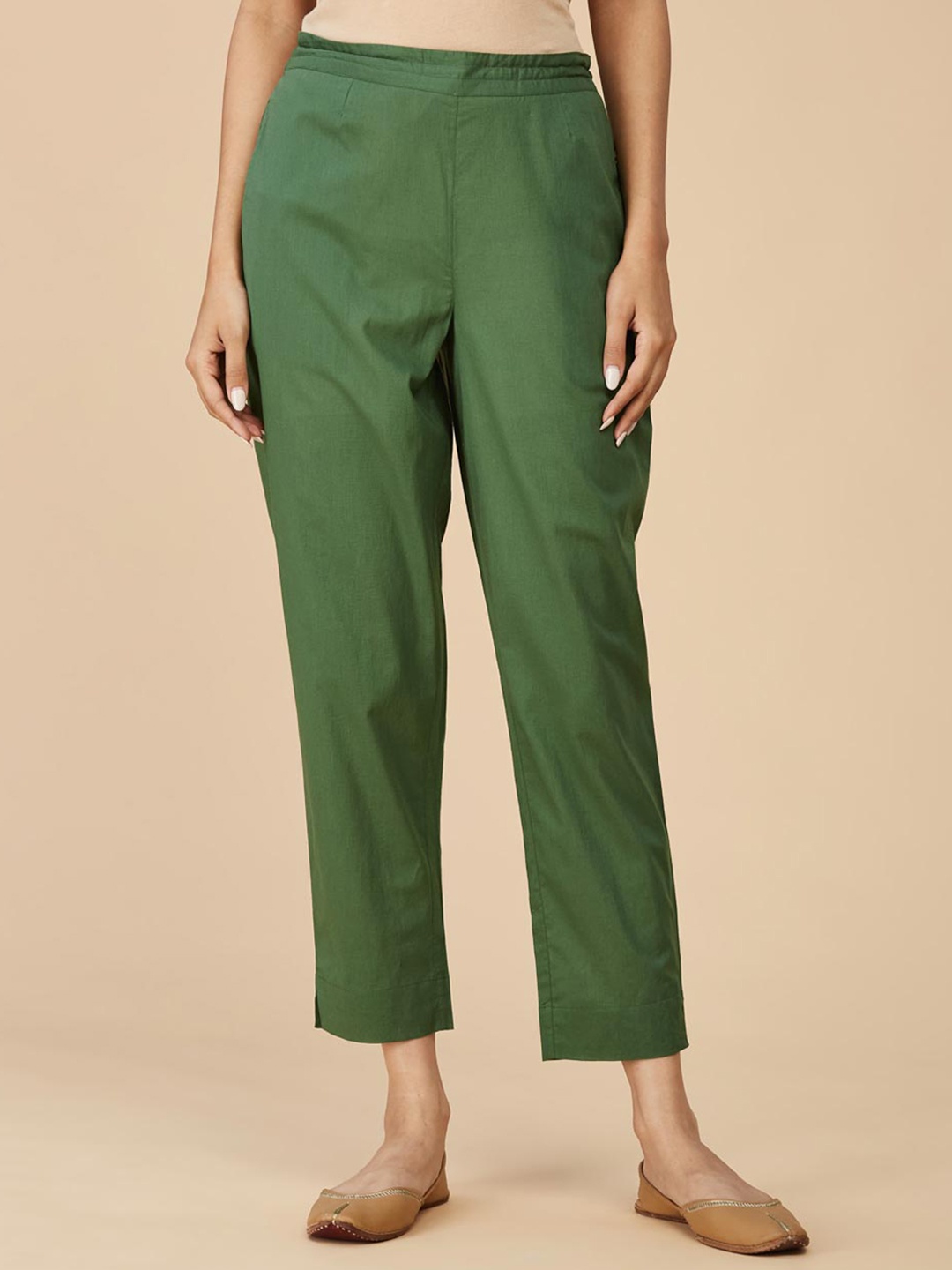 

Fabindia Women Mid Rise Plain Cropped Cotton Regular Trousers, Green