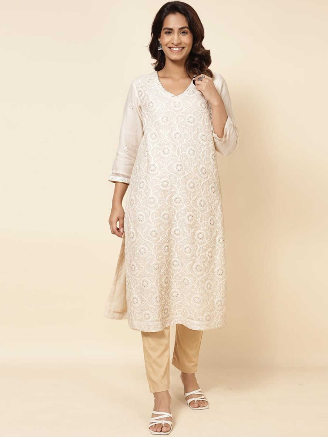 

Fabindia Ethnic Motifs Embroidered Thread Work Cotton Silk Kurta, Off white