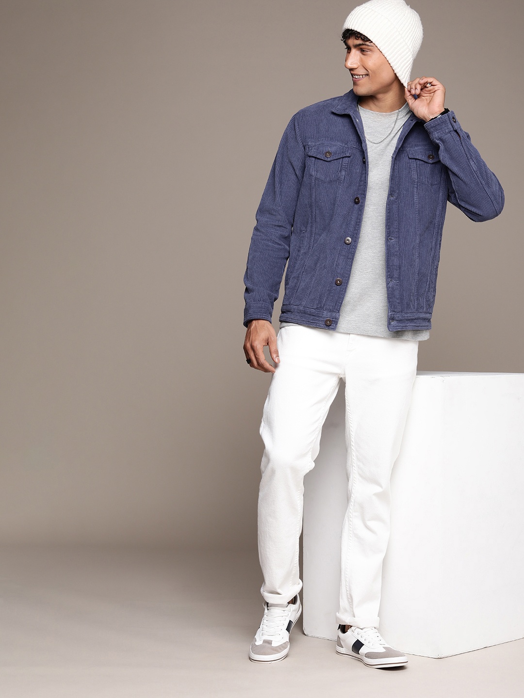 

WROGN Men Pure Cotton Corduroy Tailored Jacket, Blue