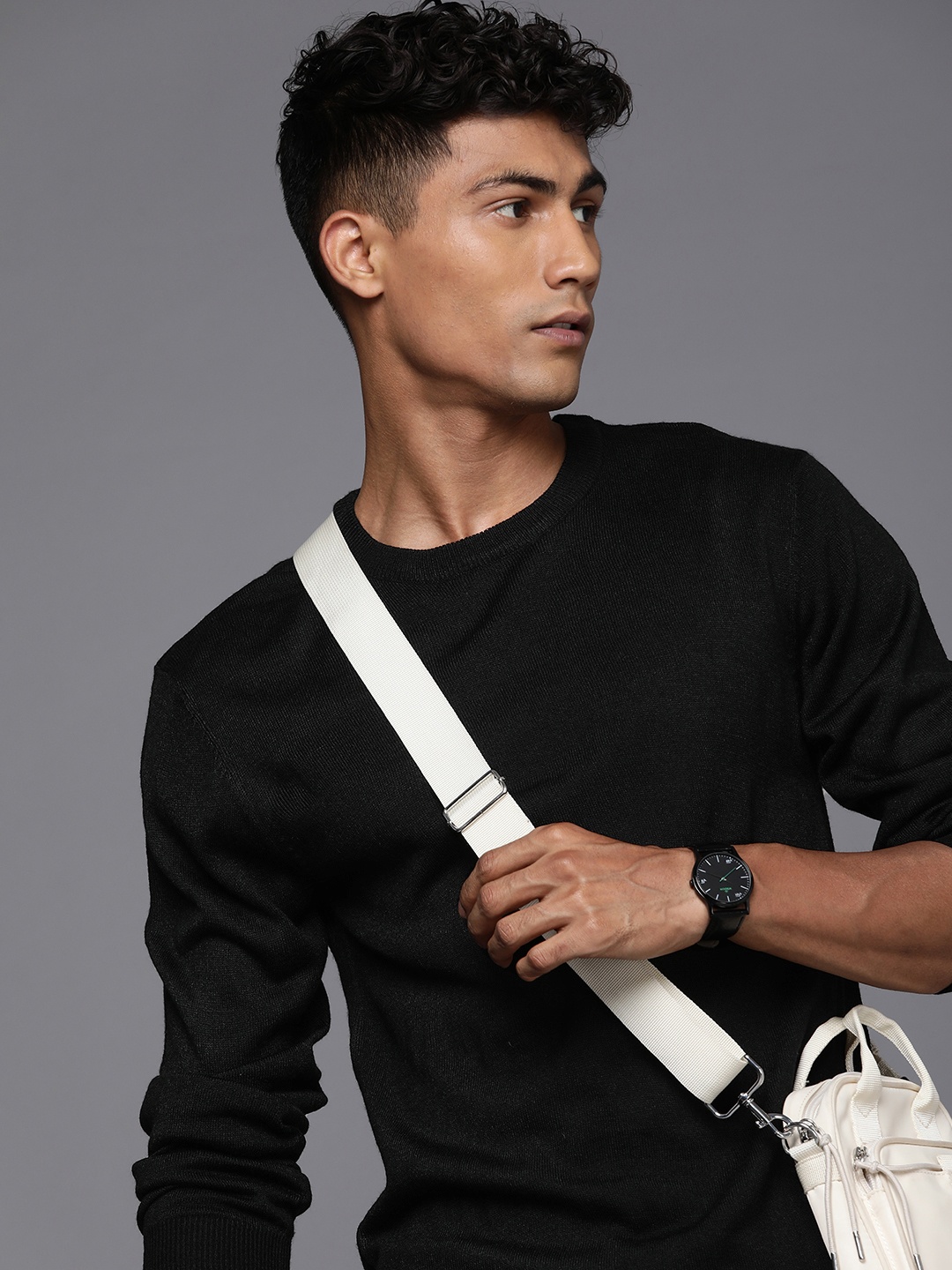 

WROGN Solid Slim Fit Full Sleeves Pullover Sweaters, Black