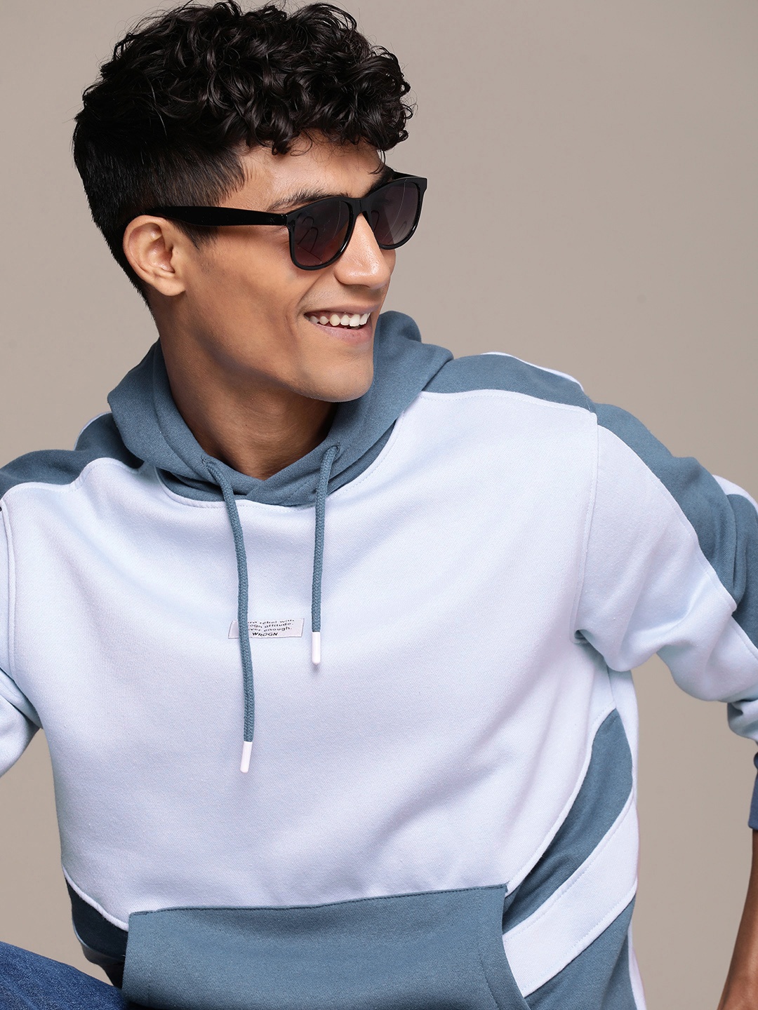 

WROGN Colourblocked Hooded Sweatshirt, Blue