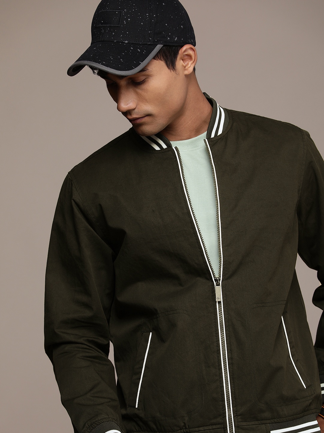 

WROGN Pure Cotton Solid Long Sleeves Bomber Jacket, Olive
