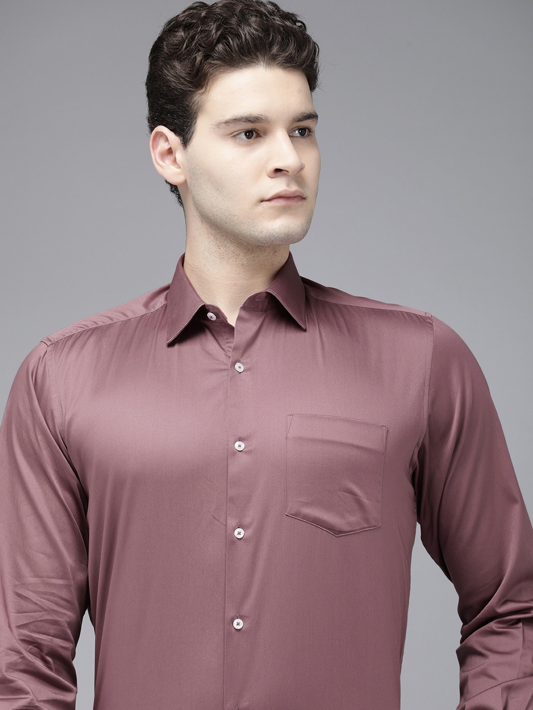 

Van Heusen Solid Spread Collar Custom Fit Formal Shirt, Mauve