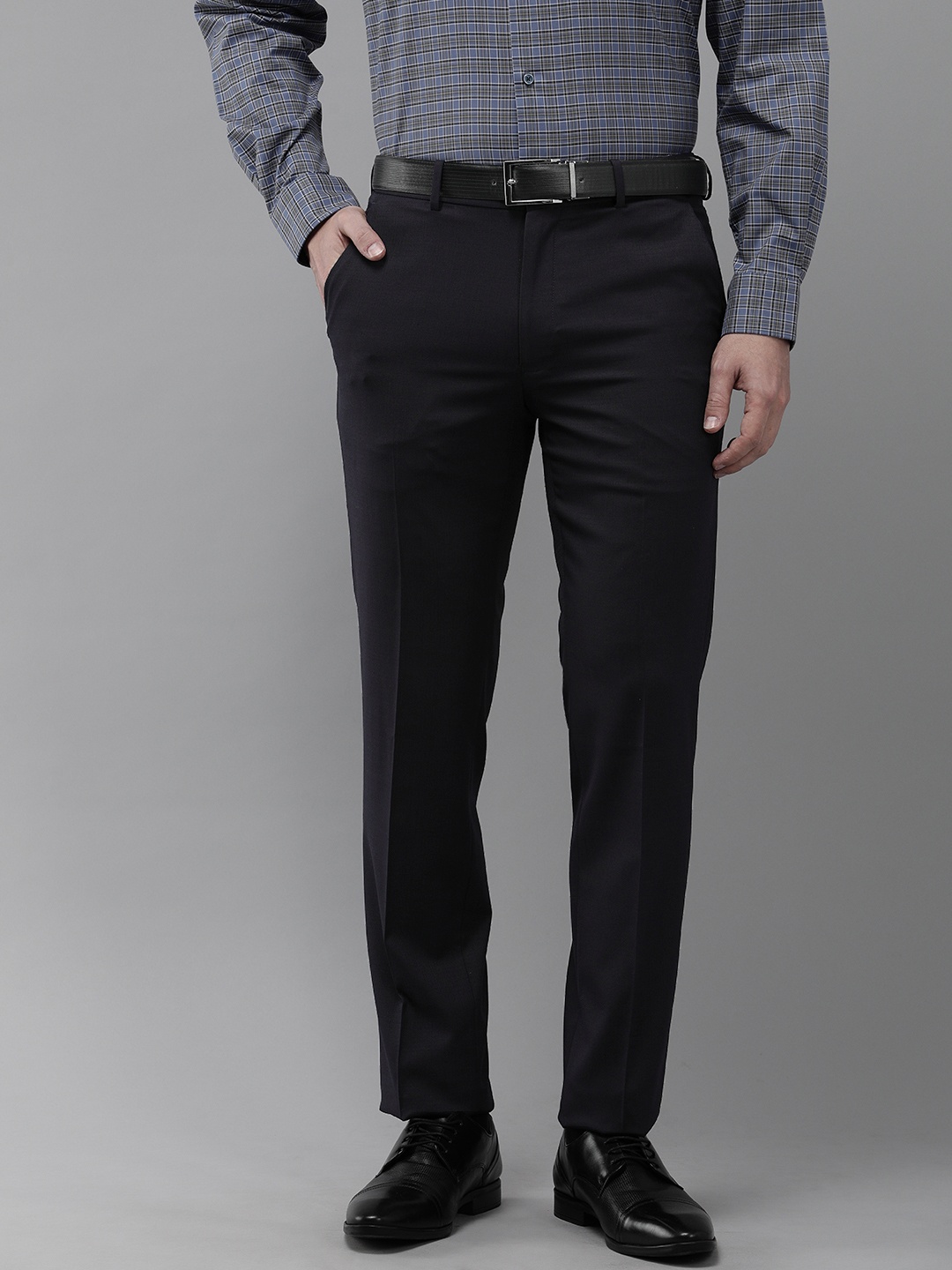 

Van Heusen Men Textured Slim Fit Formal Trousers, Navy blue