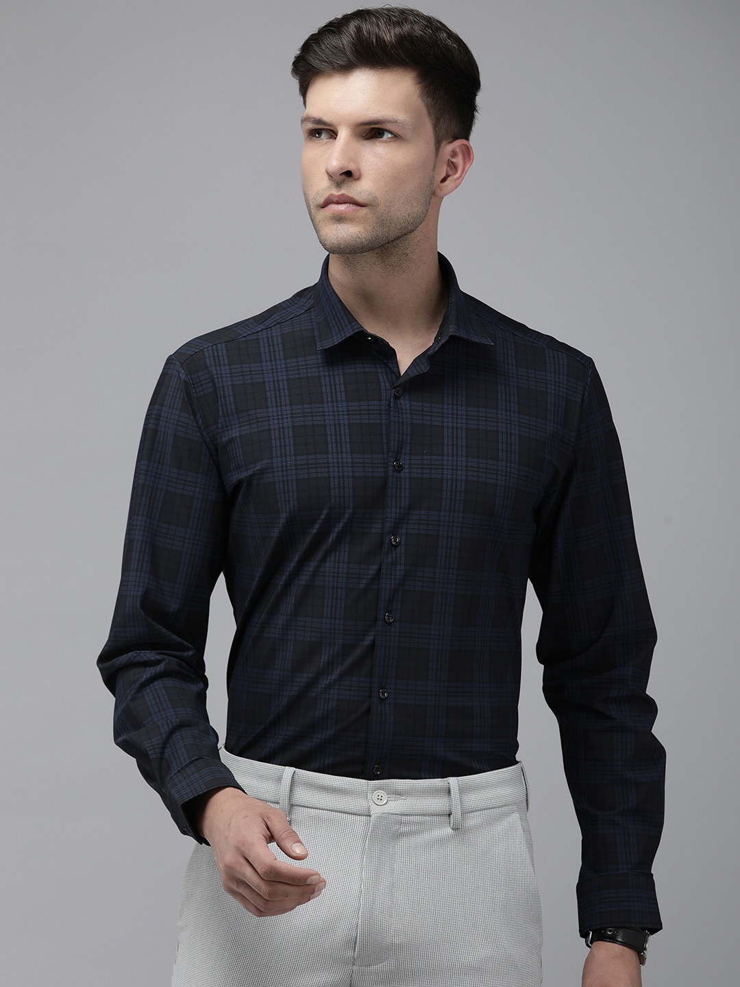 

Van Heusen Slim Fit Checked Formal Shirt, Navy blue