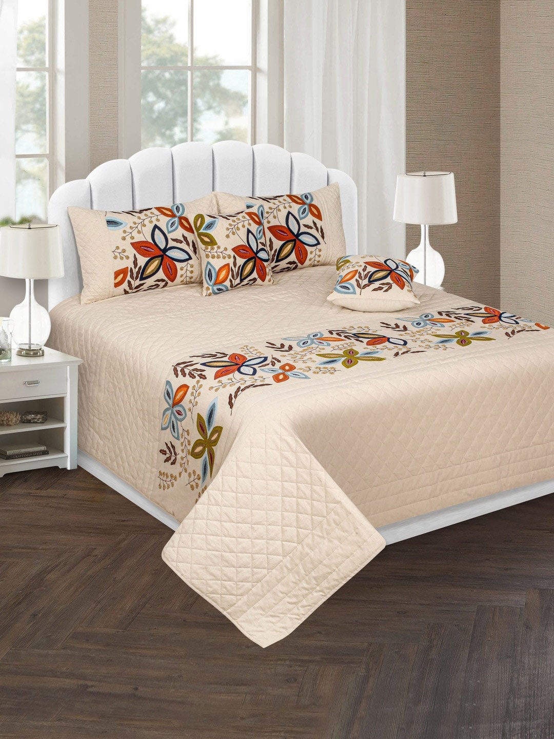 

SHADES of LIFE Beige Floral Printed Bedcover With 2 Pillows & 2 Cushion Covers