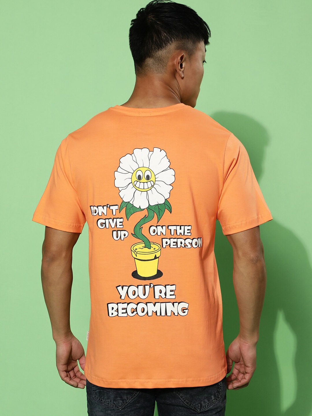 

VEIRDO Orange Graphic Printed Cotton T-shirt