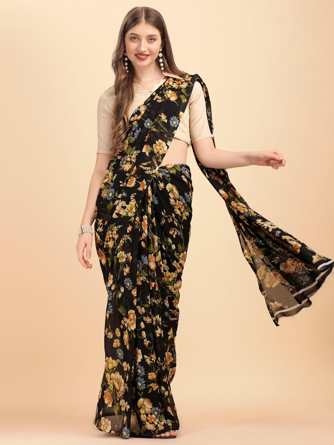 

Dori Floral Printed Striped Border Pure Georgette Saree, Black