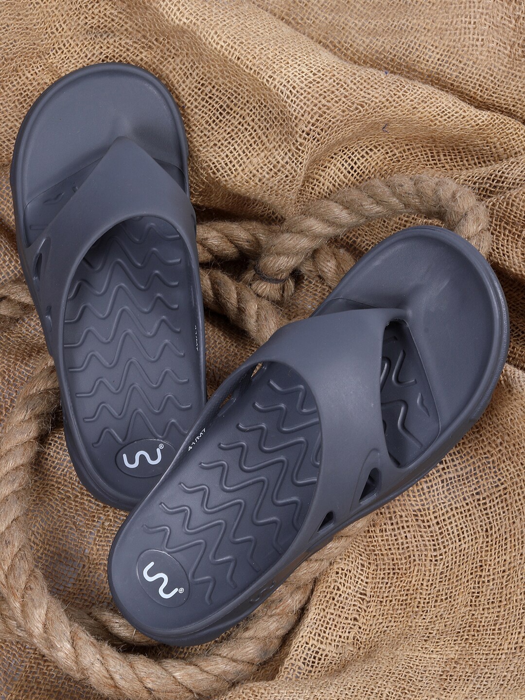 

Doubleu Men Rubber Thong Flip-Flops, Grey