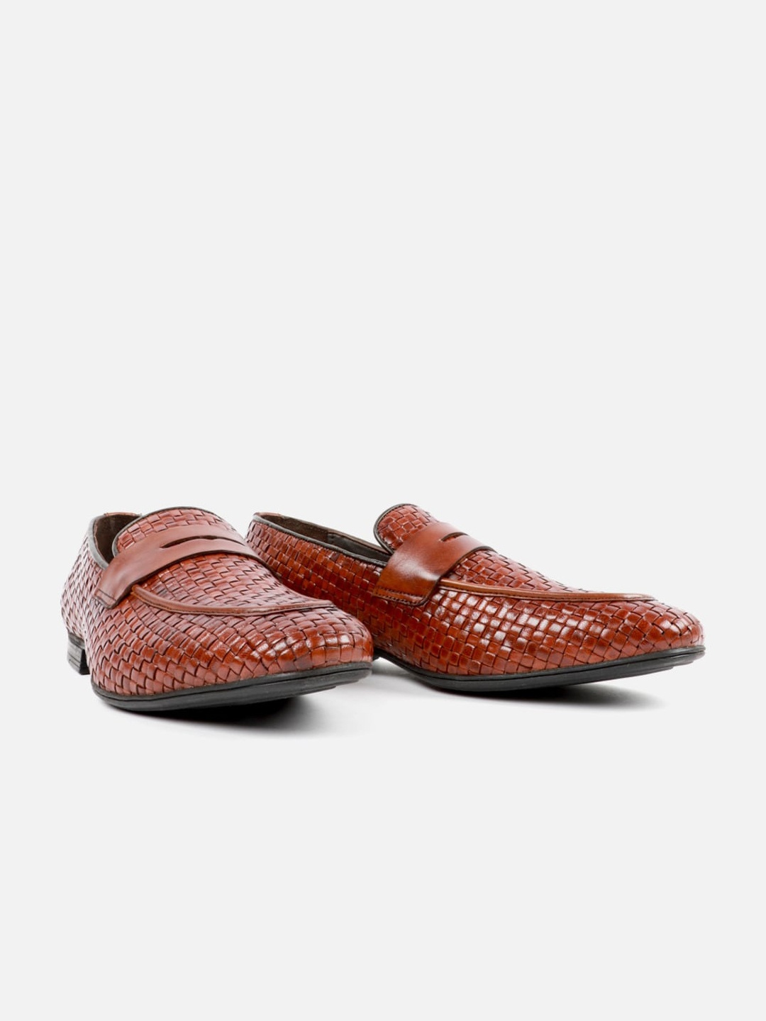 

Carlton London Men Textured Leather Penny Loafers, Brown