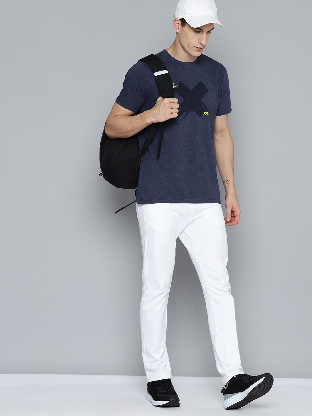 

HRX by Hrithik Roshan Men Graphic Printed T-shirt, Navy blue