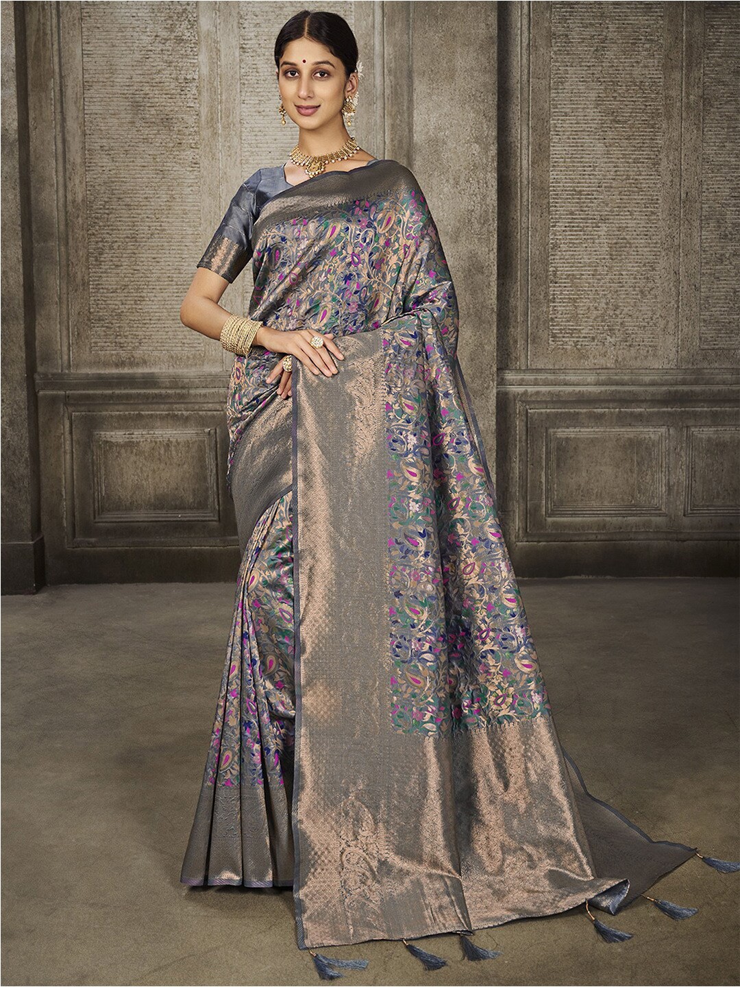 

Satrani Grey & Pink Ethnic Motifs Woven Design Zari Art Silk Jamdani Saree