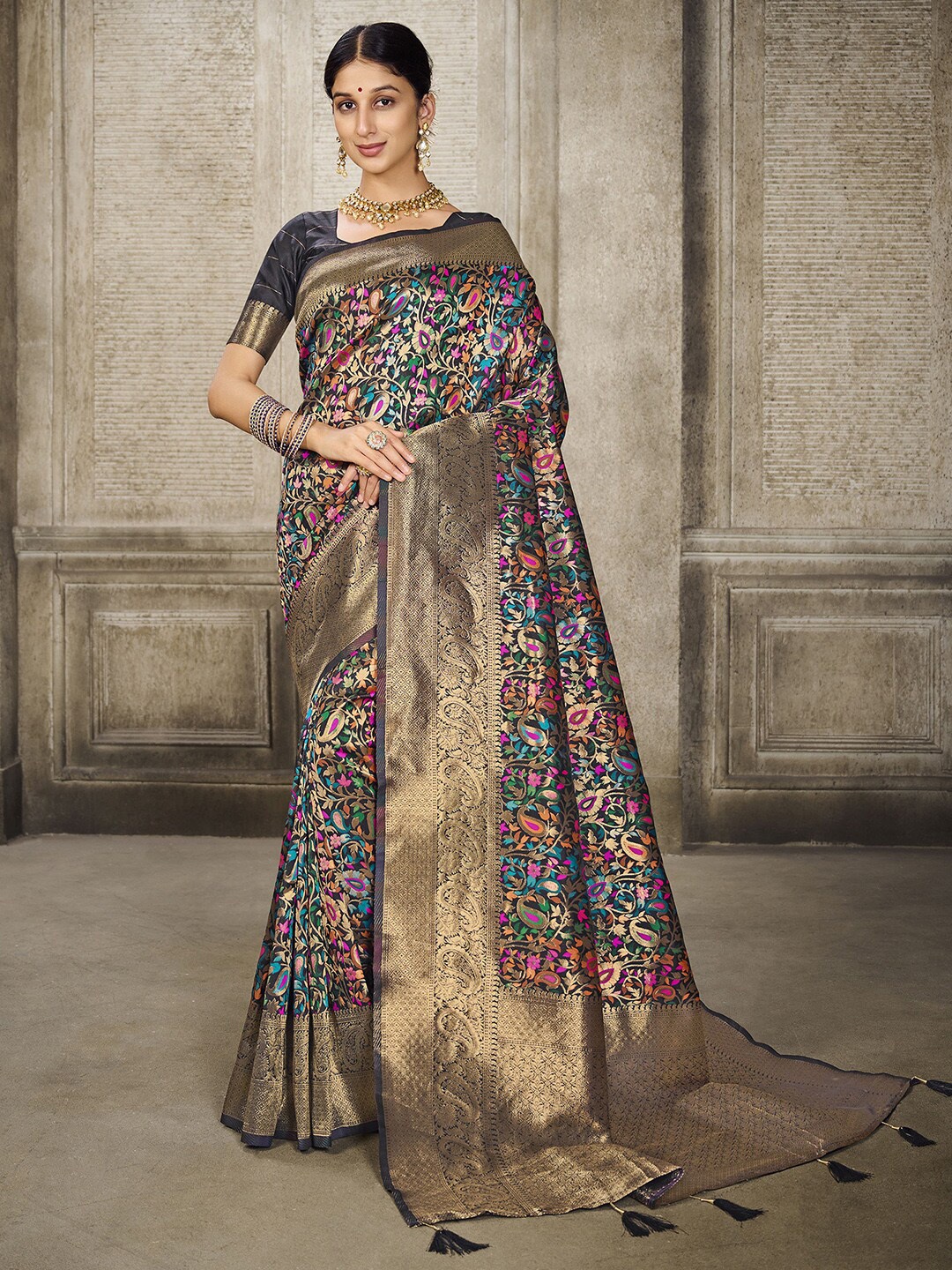 

Satrani Black & Blue Floral Zari Art Silk Jamdani Saree