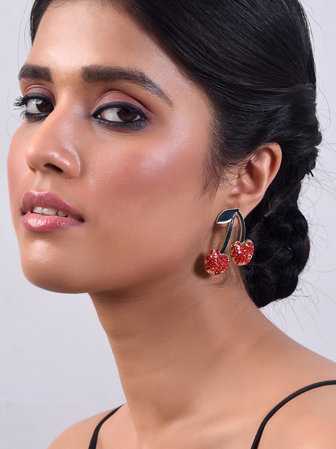

phuljhadi Gold-Plated Artificial Stones Contemporary Drop Earrings