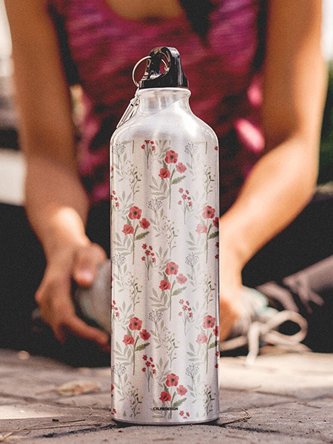 

macmerise SK Crimson Metallic -Toned & Red Printed Sipper Water Bottle 750 Ml
