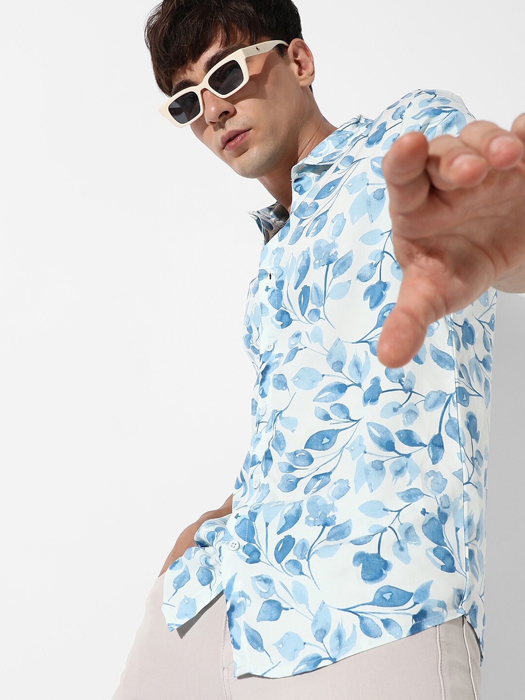 

Campus Sutra Classic Floral Printed Casual Shirt, White