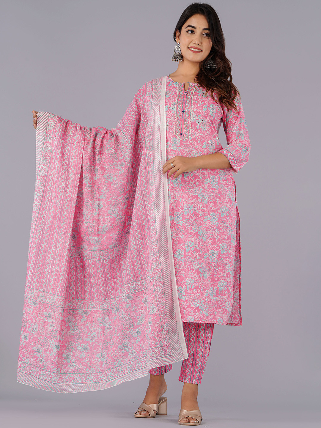 

DORIYA Floral Printed Regular Kurta With Trousers & Dupatta, Pink