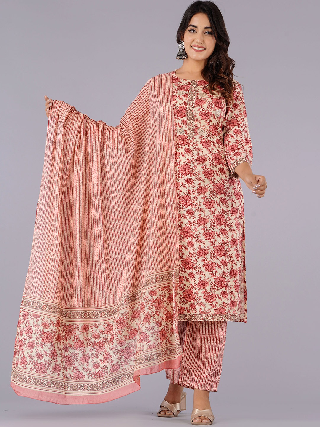 

DORIYA Floral Printed Gotta Patti Kurta with Palazzos & Dupatta, Cream