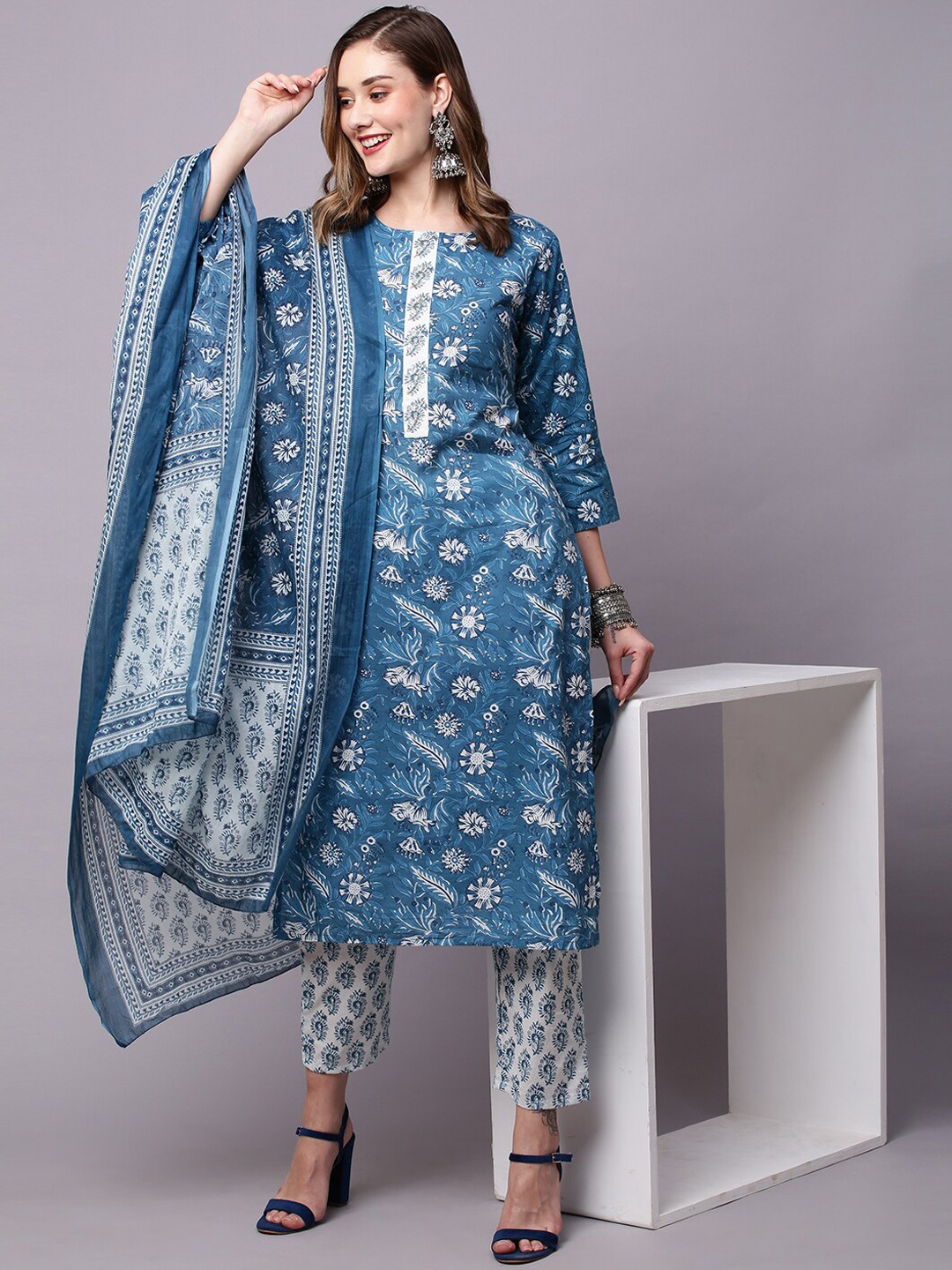 

INDYES Floral Yoke Design Pure Cotton Kurta with Trousers & Dupatta, Blue