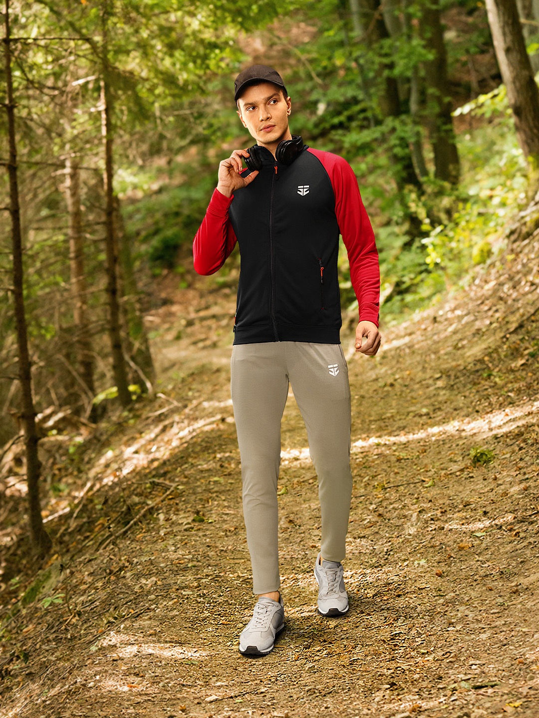 

Sports52 wear Solid Lightweight Training Dry Fit Sporty Jacket, Black