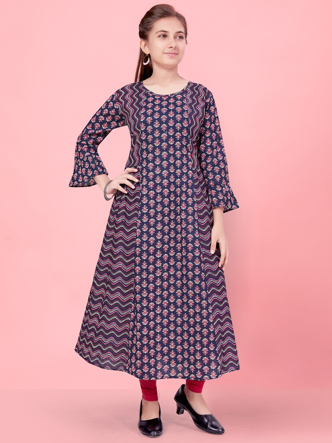 

Aarika Girls Floral Printed A-Line Kurta, Navy blue