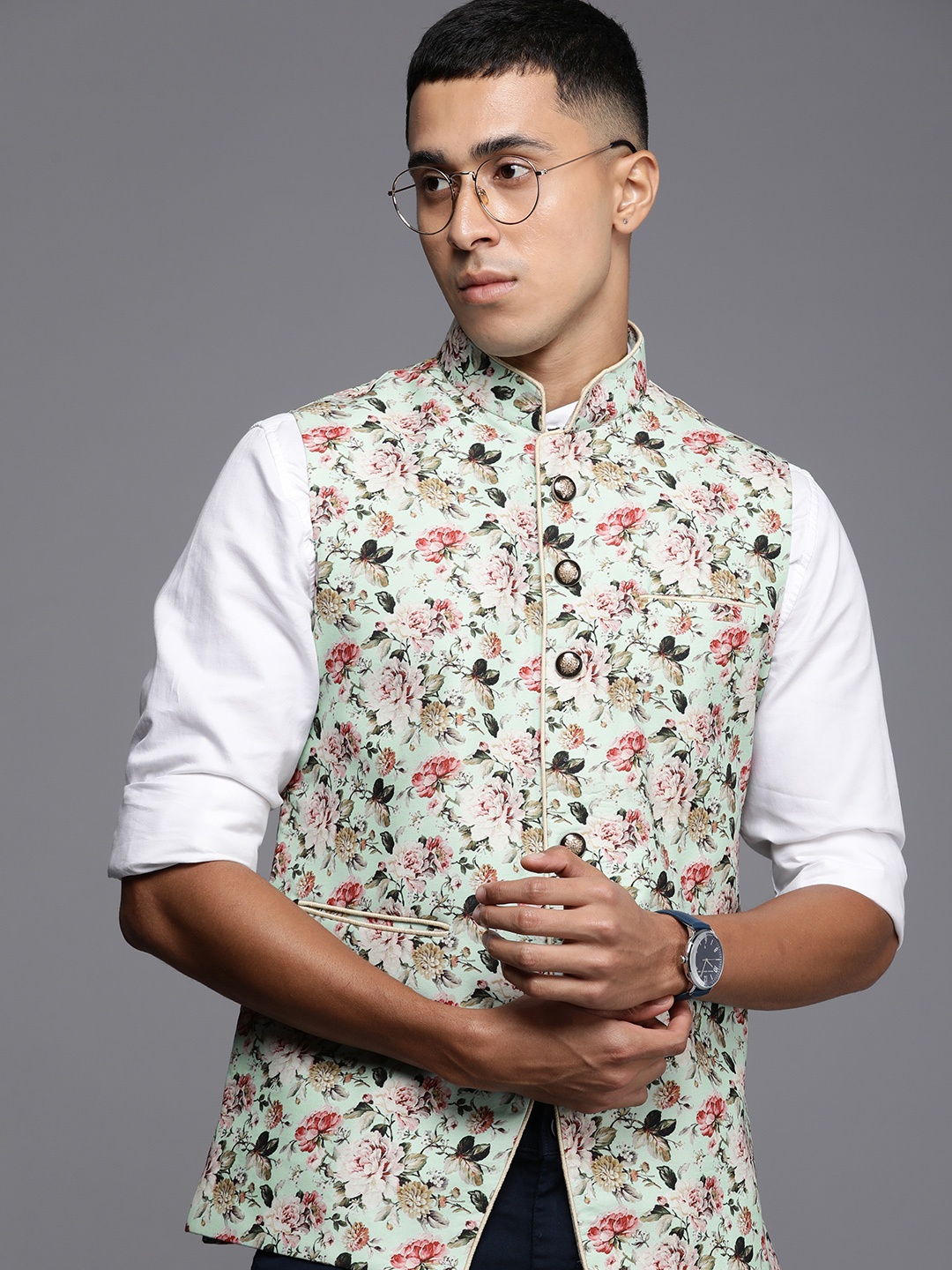 

MANU Floral Printed Sleeveless Mandarin Collar Nehru Jacket, Sea green