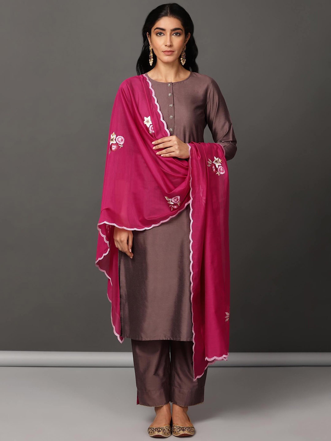 

NUHH Round Neck Regular Kurta With Trousers & Dupatta, Brown