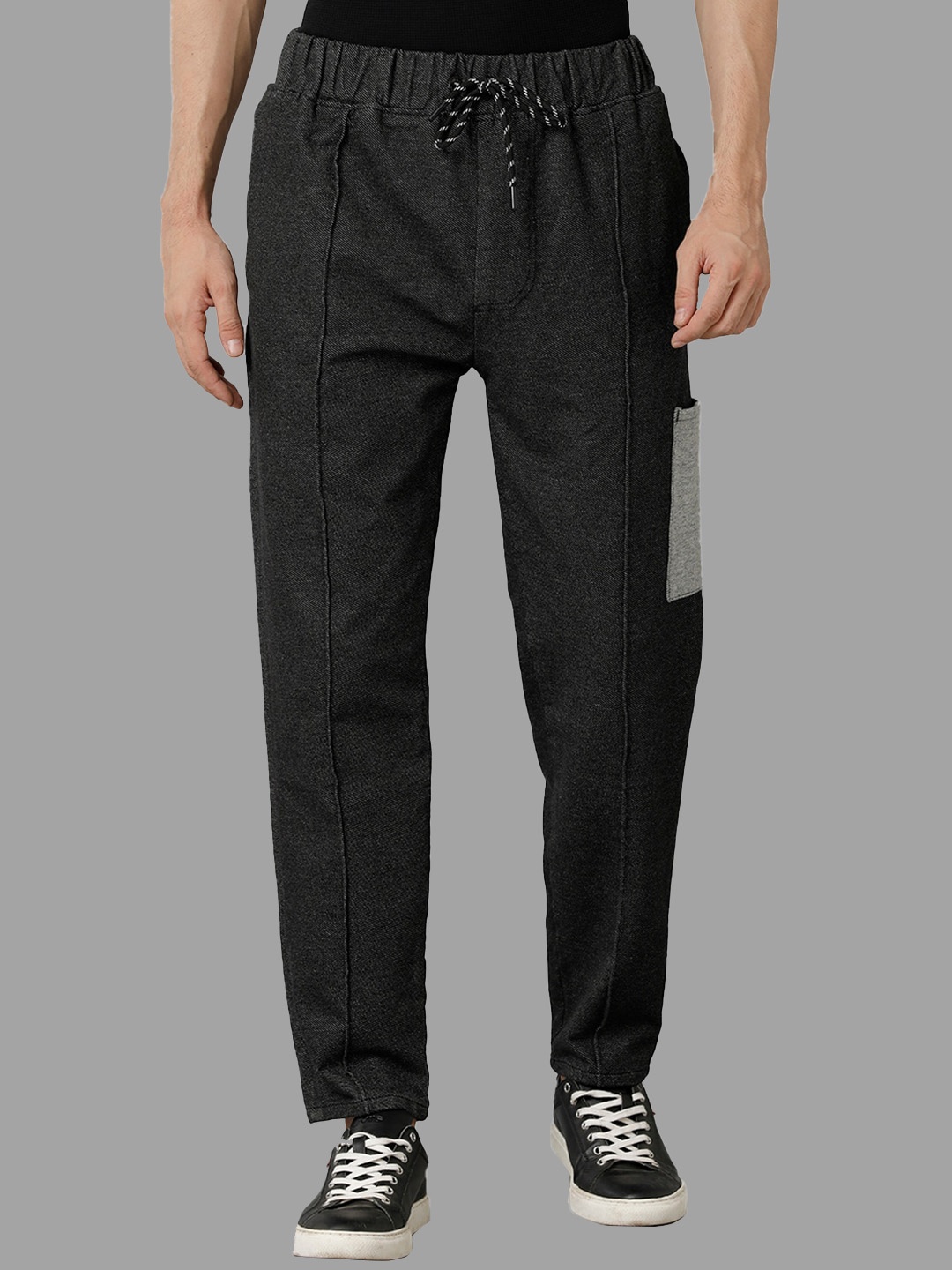 

Voi Jeans Men Slim Fit Mid-Rise Clean Look Stretchable Jeans, Black