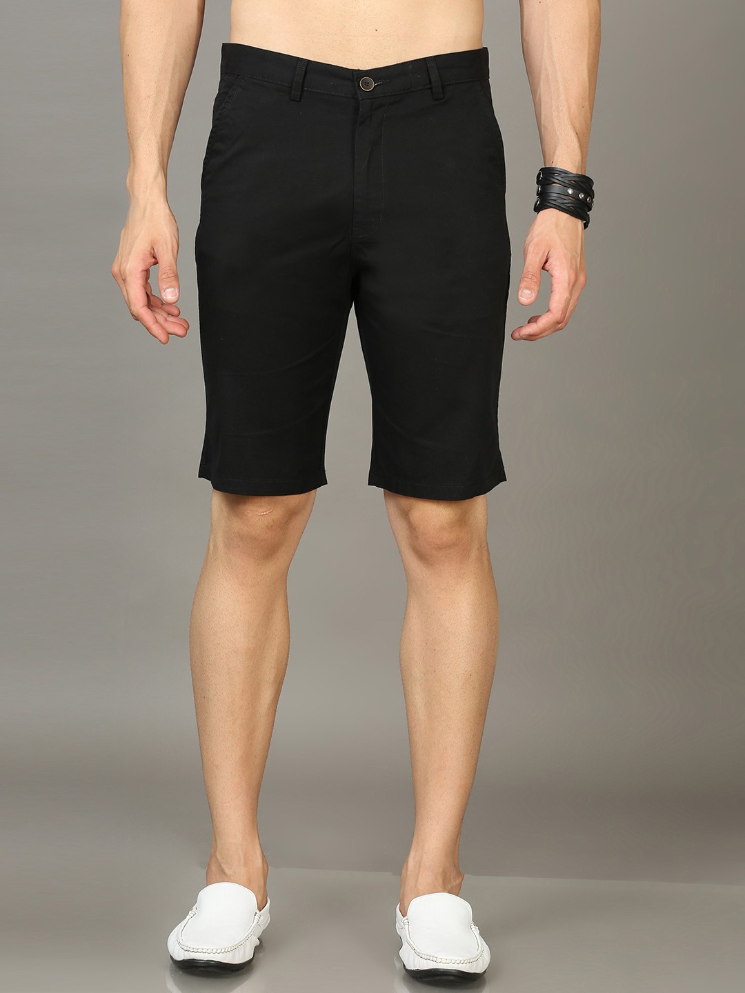

Bushirt Men Mid-Rise Pure Cotton Shorts, Black