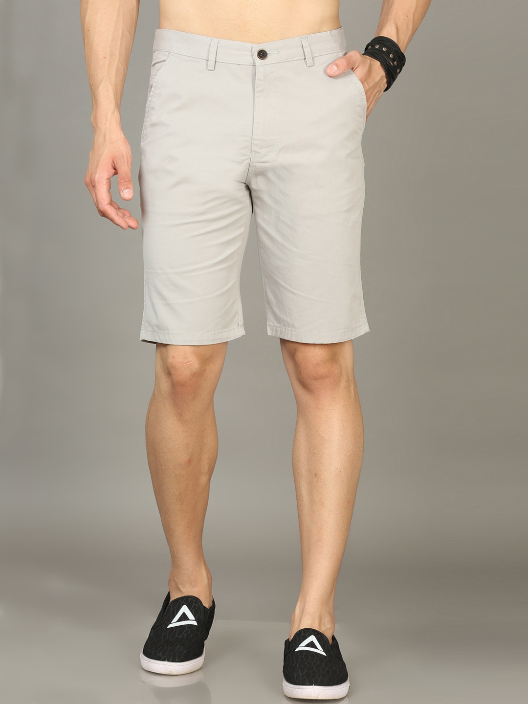 

Bushirt Men Mid-Rise Pure Cotton Shorts, Grey