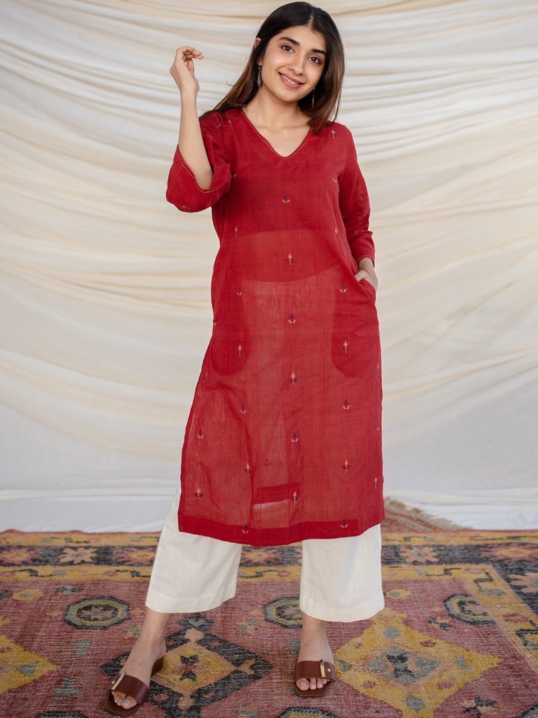 

THE INDIAN ETHNIC CO Floral Block Printed Straight Pure Cotton Kurta, Red