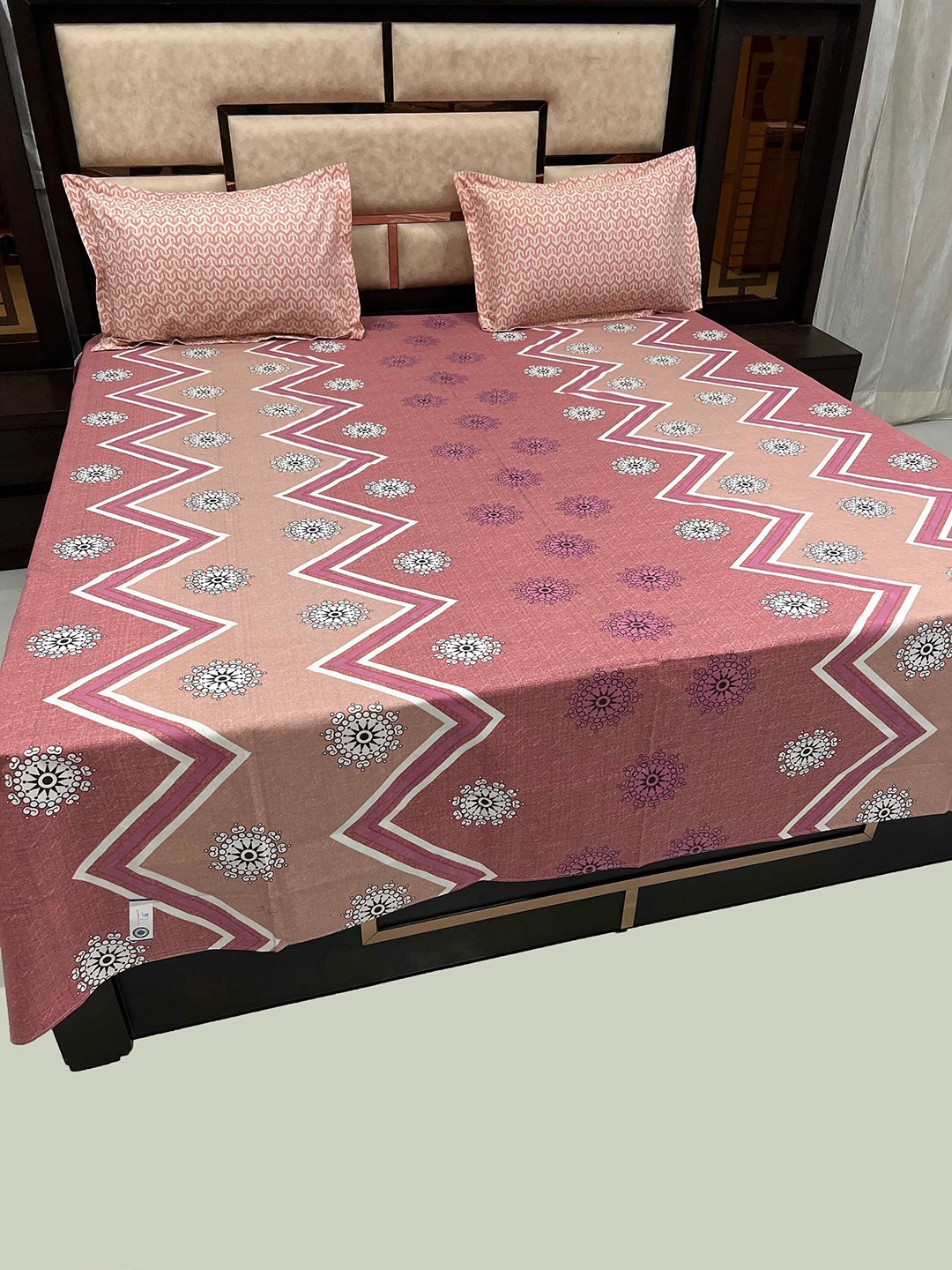 

Pure Decor Peach-Coloured & Brown 250 TC Pure Cotton Queen Bedsheet with 2 Pillow Covers