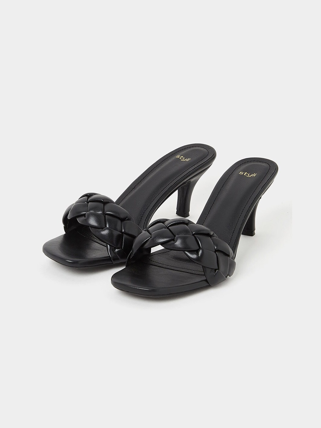 

Styli Black Textured Slim Heeled Sandals