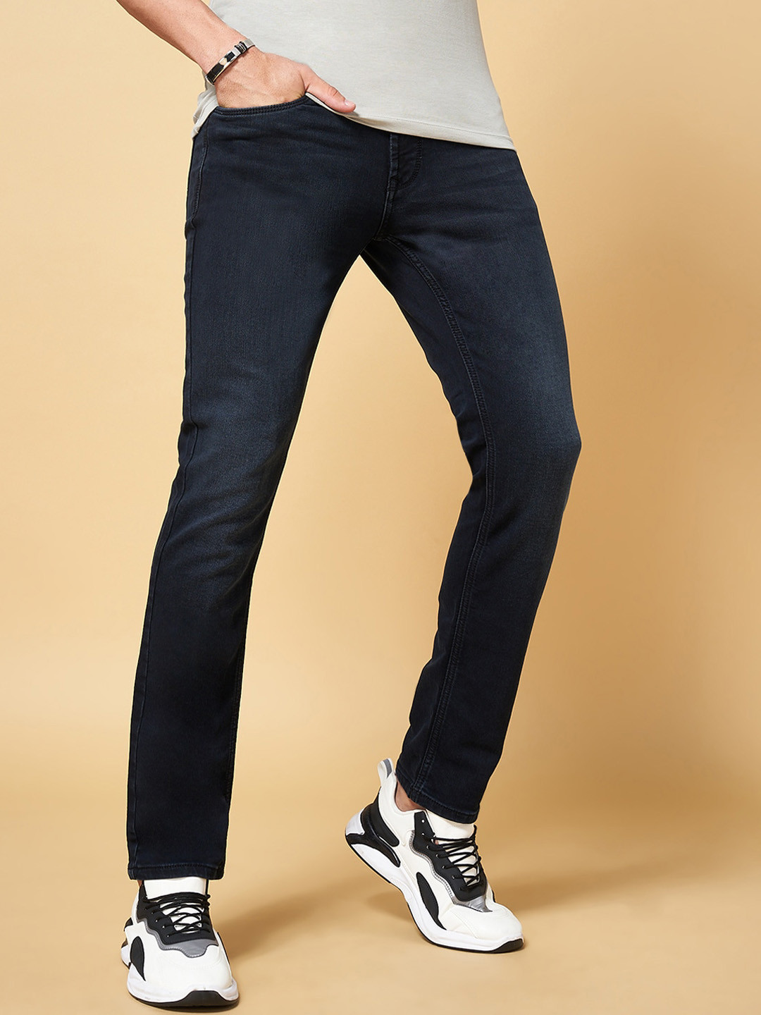 

SF JEANS by Pantaloons Men Mid-Rise Slim Fit Light Fade Jeans, Black