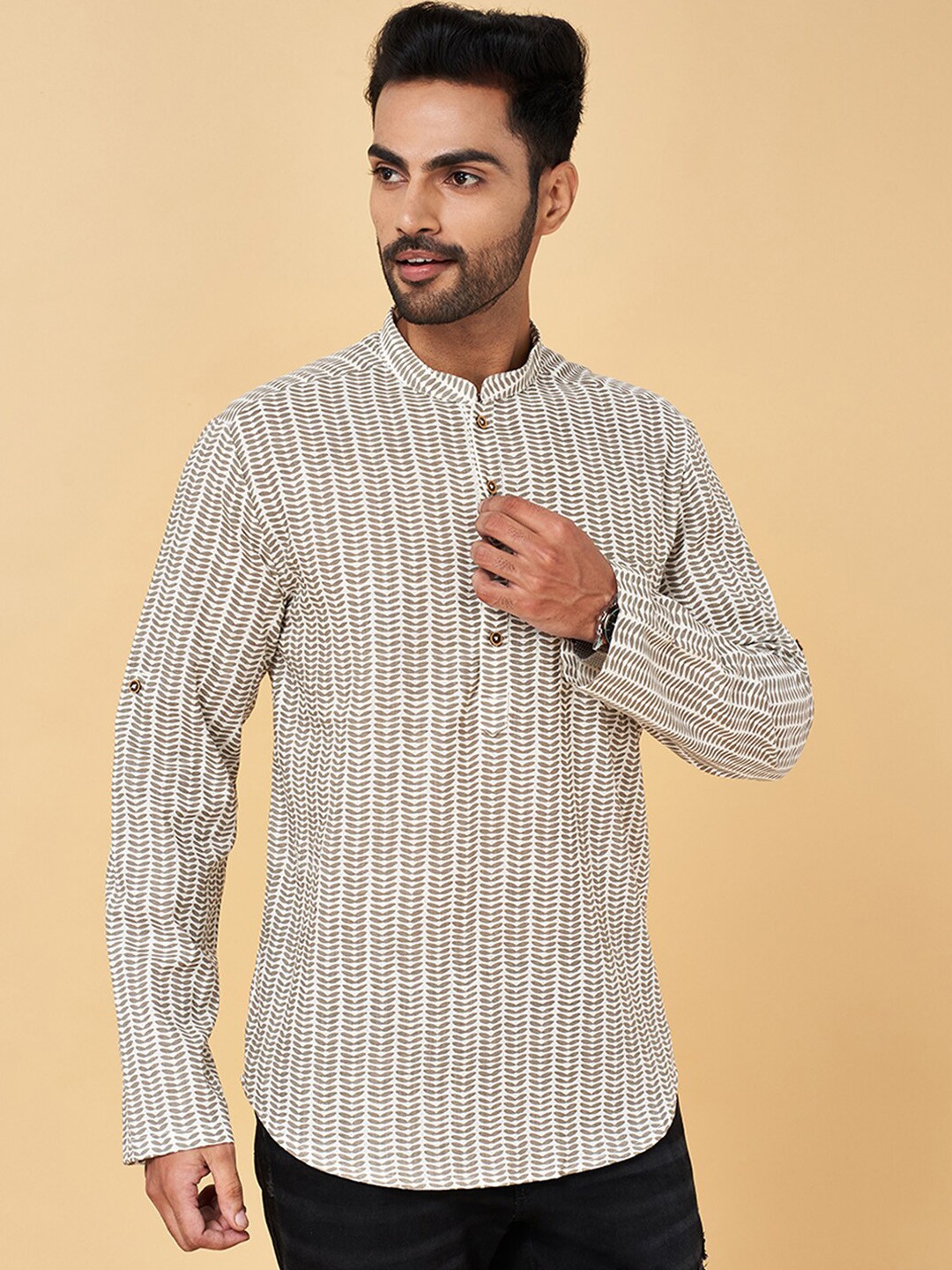 

indus route by Pantaloons Abstract Printed Mandarin Collar Straight Kurta, Grey