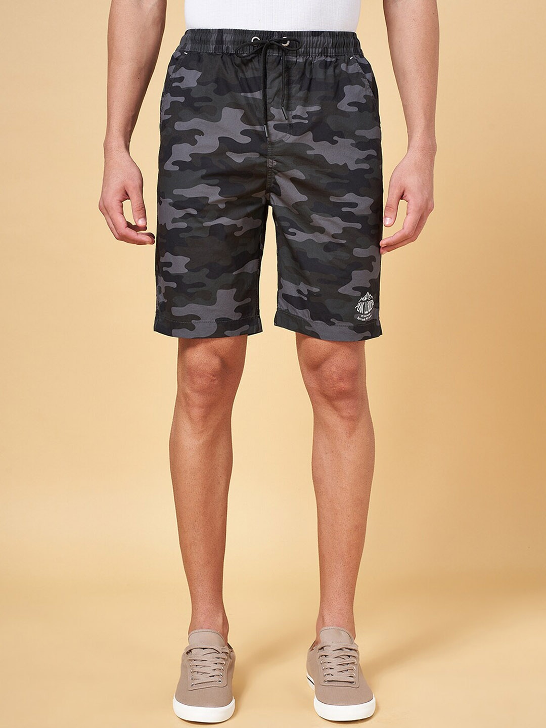 

Urban Ranger by pantaloons Men Slim Fit Camouflage Printed Mid-Rise Cotton Shorts, Black