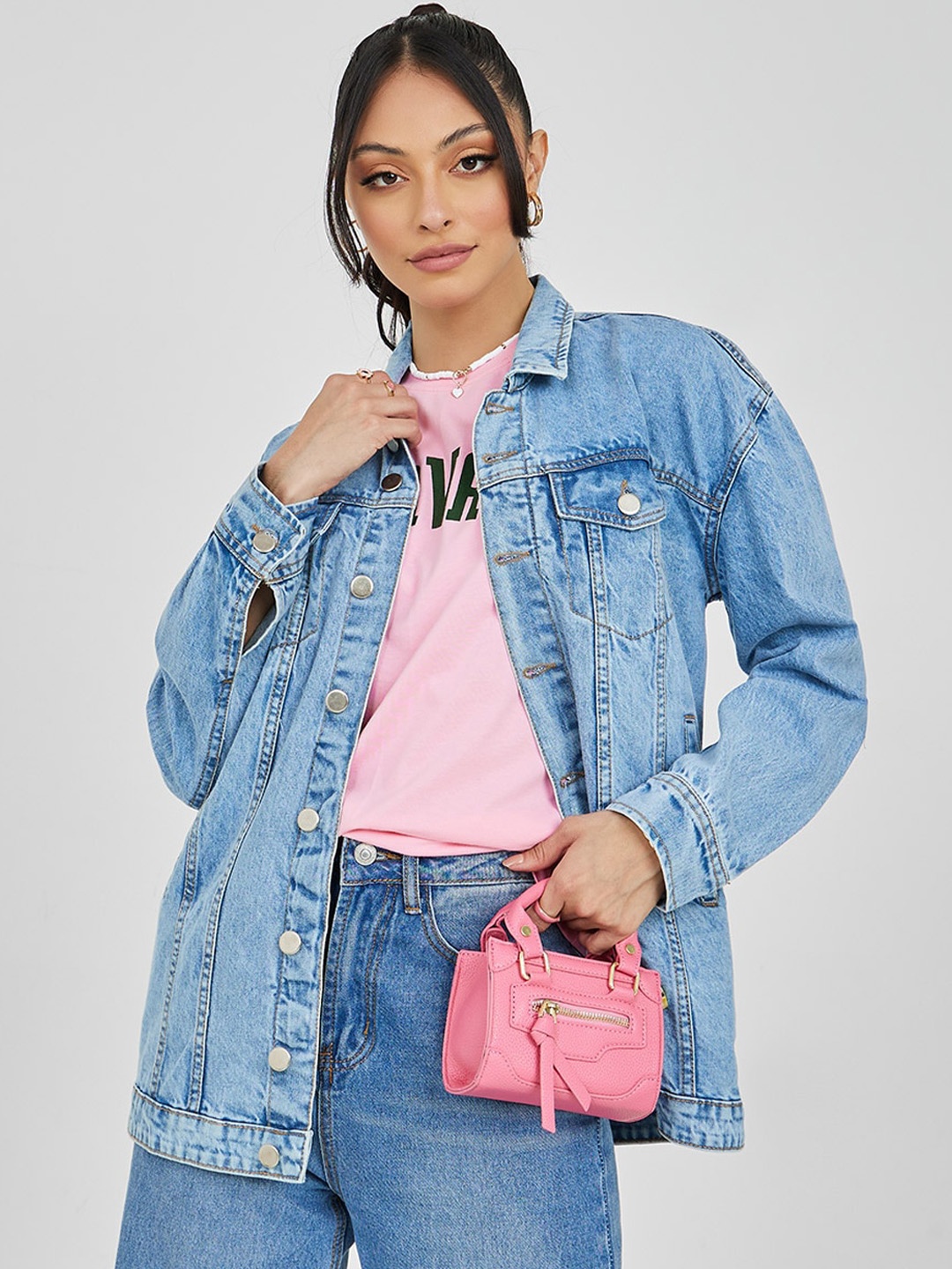 

Styli Women Blue Washed Pure Cotton Denim Jacket