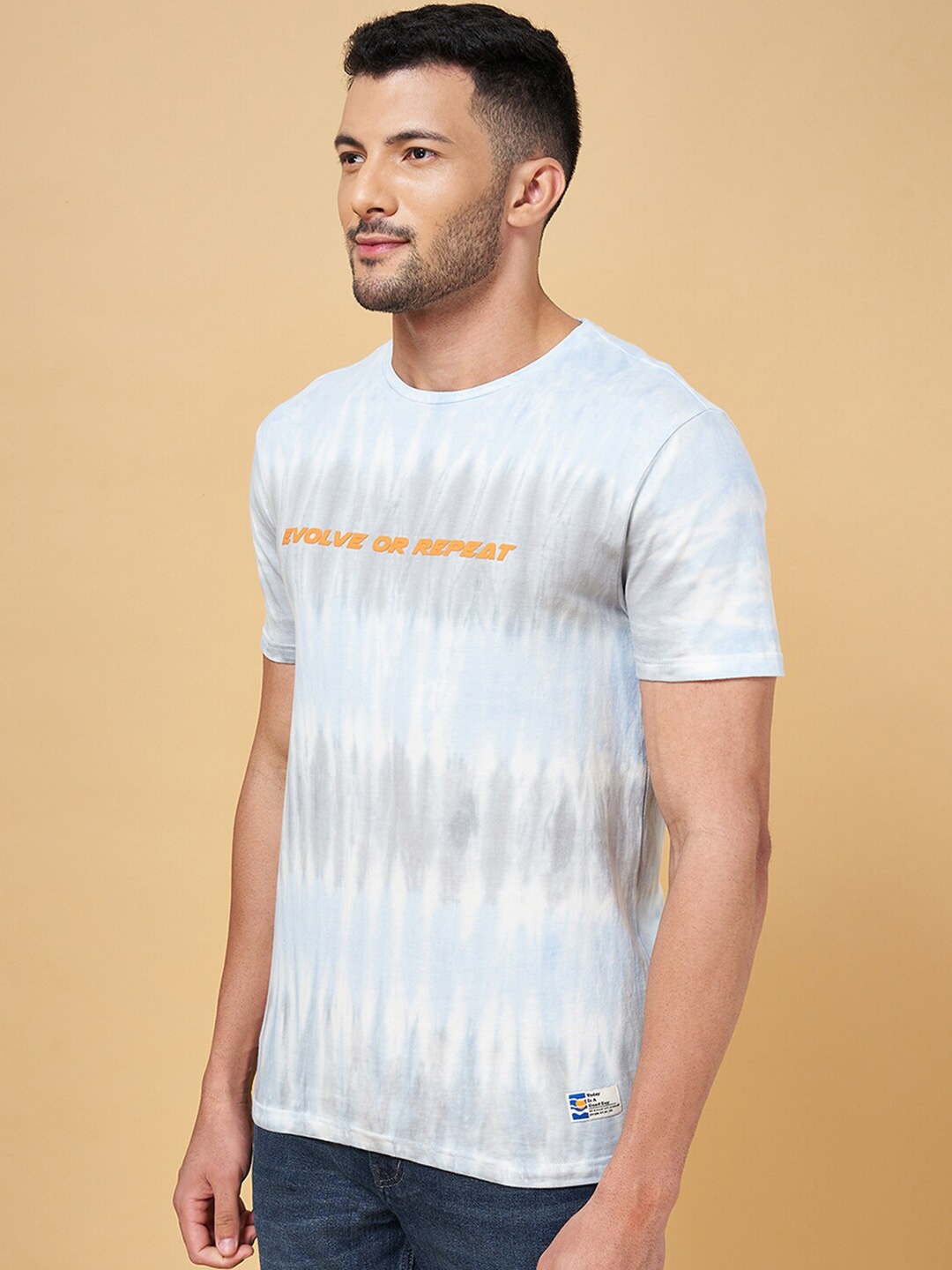 

People Blue Typography Printed Slim Fit Cotton T-shirt
