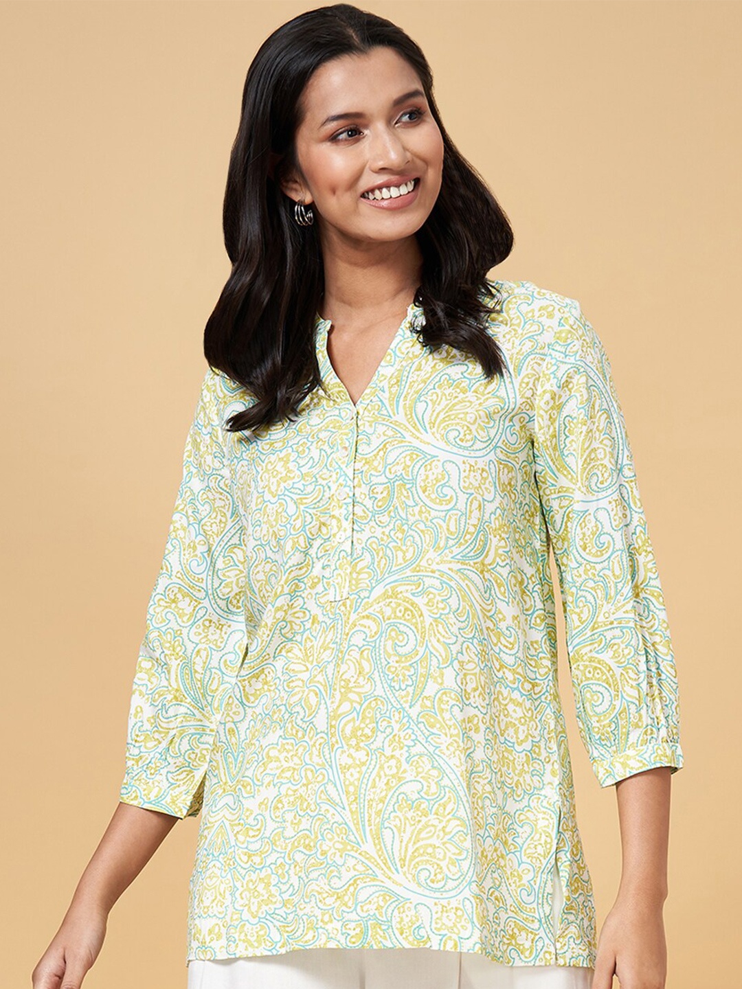 

AKKRITI BY PANTALOONS Floral Printed Mandarin Collar Tunic, Lime green