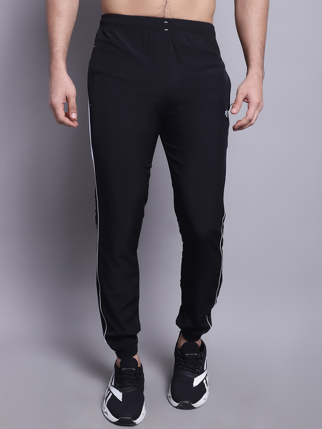 

Gallus Men Mid-Rise Slim Fit Dry-Fit Sports Joggers, Black