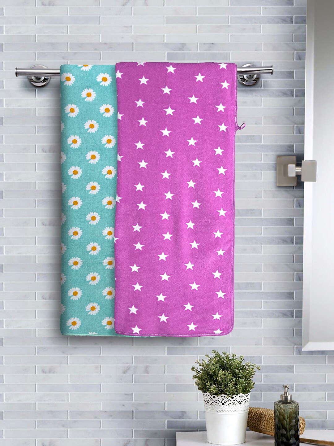 

Cortina 2 Pcs Purple & Green Floral Printed 300 GSM Cotton Towel Set