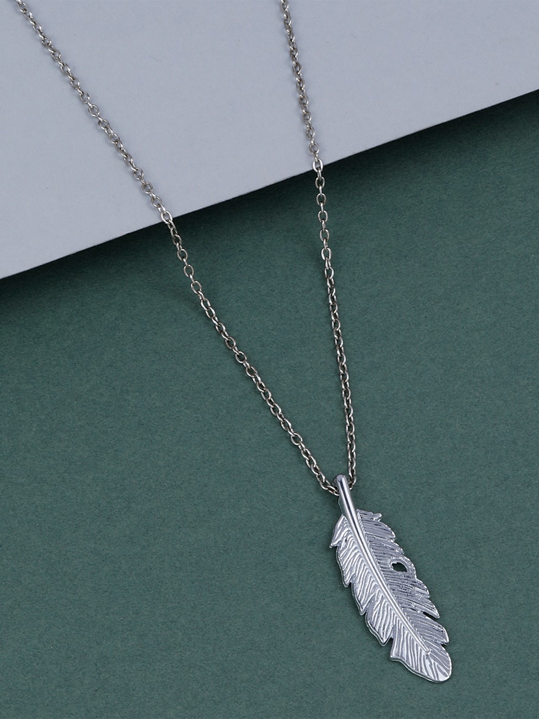 

Silver Shine Silver-Plated Leaf Shaped Minimal Chain