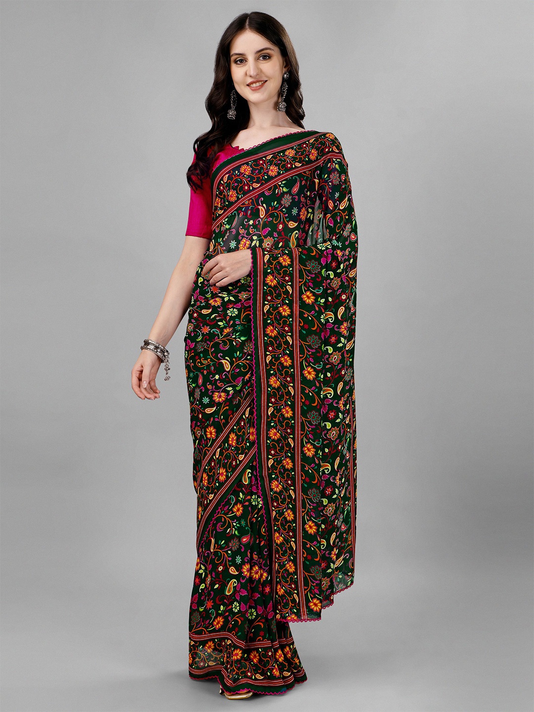 

B4ME.COM Floral Printed Saree, Green