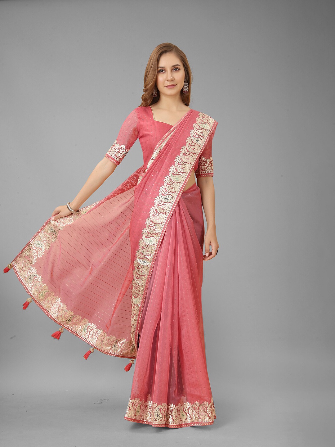 

N N ENTERPRISE Rose & Gold-Toned Embellished Zari Net Saree